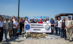 Bursa Büyükşehir'den Gemlik'te deniz dibi temizliği