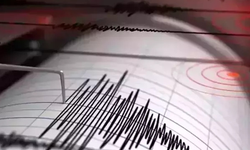 Endonezya'da 6.7 büyüklüğünde deprem
