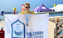 Yıldırımlı yüzücülere milli gurur