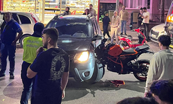 Bursa'da otomobille çarpışan motosikletin sürücüsü yaralandı