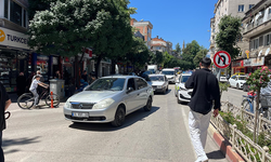 Bursa'da otomobilin çarptığı abla-kardeş yaralandı
