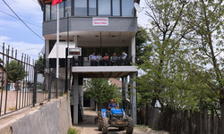 Altından yol geçen mahalle konağı farklı mimari yapısıyla ilgi görüyor