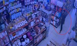 Zincir marketten televizyon çalan şüphelinin yakalandığı anlar kamerada
