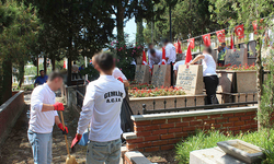 Hükümlü ve cezaevi personelinden şehitliğe anlamlı ziyaret