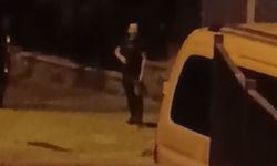 Pompalı tüfekle geldi, gece yarısı mahalleliyi sokağa döktü: 1 yaralı