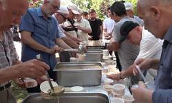 Kiremitçi Sinanbey Cami'de bin 500 kişilik aşure ikramı