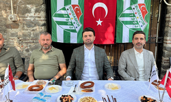 Enes Çelik çarşı esnafıyla buluştu: "Kapalıçarşı Bursaspor'un kalelerinden biri"