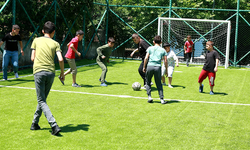 Başkan Erkan Aydın çocukların hayalini gerçekleştirdi! Güneybudaklar'a yeni halı saha