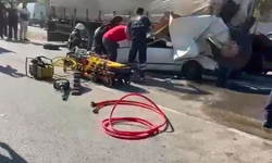 Bursa’da freni boşalan kamyon 2 araca çarptı
