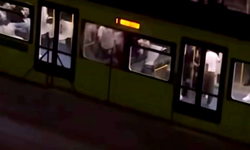 Bursa'da metro istasyonunda tekmeli yumruklu kavga