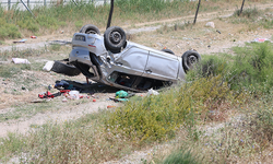 Takla atan otomobildeki 8 yaşındaki çocuk öldü, anne, baba ve kardeşi yaralandı