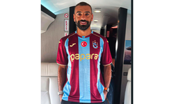 Muhammed Salah uçağa bindi, Trabzonspor formasını giydi