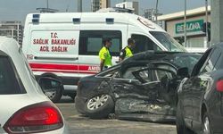 Mersin'de ambulans ile otomobilin çarpıştığı kazada 5 kişi yaralandı