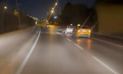 Bursa'da taksiciler aracı kıskaca aldı, tehlikeli anlar kamerada