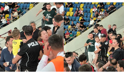 Küçük çocuğun üzerindeki Fenerbahçe formasını çıkarttıran şahsa ev hapsi cezası