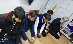 'Kuytulcular'ın namaz fotoğrafı ‘selfie' tartışmalarıyla yeniden gündeme geldi
