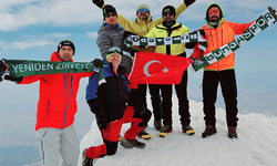 Bursalı dağcılardan Ağrı Dağı zirvesinde Bursaspor mesajı