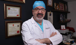 Genel Cerrahi Uzmanı Op. Dr. Servet Yetgin’den uyarı: “Ailede kanser öyküsü varsa, şikayet olmasını beklemeyin”