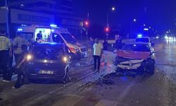 Bursa’da ters yöne giren otomobil kazaya karıştı: 7 yaralı