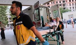 İki otomobil çarpıştı, 4 kişi yaralandı: