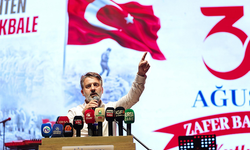 Bursa tek yürek! 30 Ağustos coşkusu sokaklara taştı!