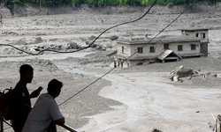 Nepal'deki sel felaketinde can kaybı 17'ye yükseldi
