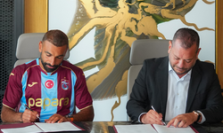 Salah Trabzonspor'a imzayı attı, ayağının tozuyla Trabzonspor reklam filmi çekimine katıldı
