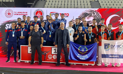 Büyükşehir sporcuları madalyaları topluyor