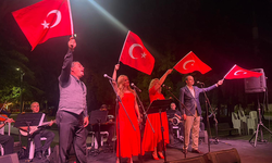 Bursa'da zafer coşkusu Türk Sanat Müziği konseriyle sürdü