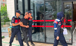 Eşi ve kayınvalidesini bıçakladı, çatıya çıkıp intihar girişiminde bulundu