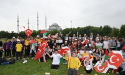 Uçurtmalar gökyüzünde: Bursa’dan Gazze’ye barış, kardeşlik ve umut mesajları yükseldi