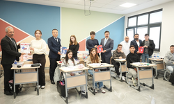 Yenişehir’de üniversite adaylarına 3 bin kitap desteği