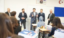 Yenişehir’de üniversite adaylarına 3 bin kitap desteği