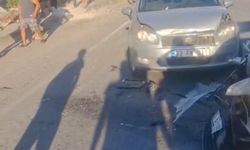 Hafriyat kamyonu iki aracı biçip bahçeye uçtu: 1 yaralı