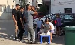 Çocukların limonatalarını Bursa Büyükşehir ekipleri satın aldı