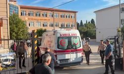 Manisa'da lise önünde silahlı saldırı: Yaralılar var
