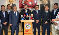 Manisa'da lisenin önünde silahlı saldırı... Bakan Çiftçi açıkladı: 3 öğrencinin durumu kritik