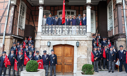 Kurtuluş coşkusu Tarihi Belediye Binası'na taşındı
