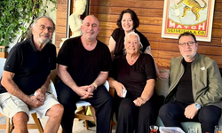 Kalp krizi geçiren Cem Yılmaz'dan mutlu aile fotoğrafı