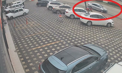 Bursa'da önce kamyonete, sonra park halindeki araçlara çarptı