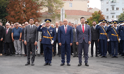 Yenişehir’de 30 Ağustos coşkusu yenilenen Heykel Meydanı’nda yaşandı