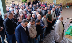 Otomobilin çarptığı 2 yaşındaki Melis, son yolculuğuna uğurlandı