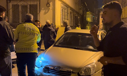 Bursa’da önce otomobille kovaladı, kaza yaptırdı... Kaldırım taşıyla peşine düştü