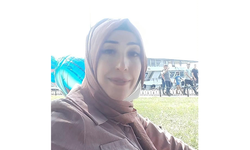 Çocuklarını kenara iterek kurtaran anne, devrilen minibüsün altında kalarak hayatını kaybetti