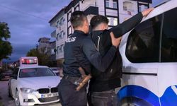 Bursa'da ehliyet sınavında düzenekle yakalandı, gözaltına alındı