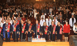 Hekim adayları beyaz önlüklerini giydi