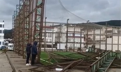 Bursa’da fırtına halı sahanın direklerini yıktı