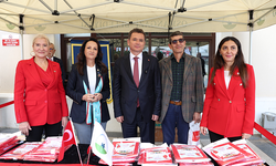 Osmangazi’de eskiyen bayraklar yenileriyle değiştirildi