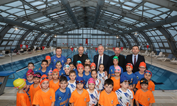 Başkan Taban İnegöl Belediyespor’un yüzme sporcularıyla buluştu