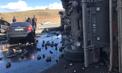 Ağrı'da TIR ve otomobil çarpıştı! Feci kazada 4 kişi öldü